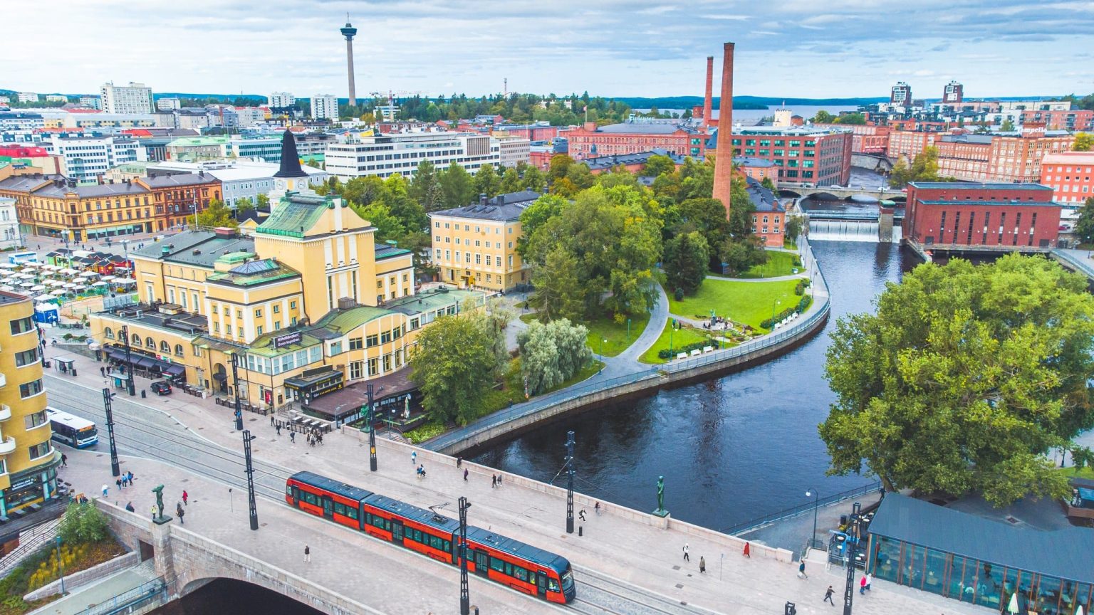 Tampereen Hämeenpuisto ylhäältä kuvattuna